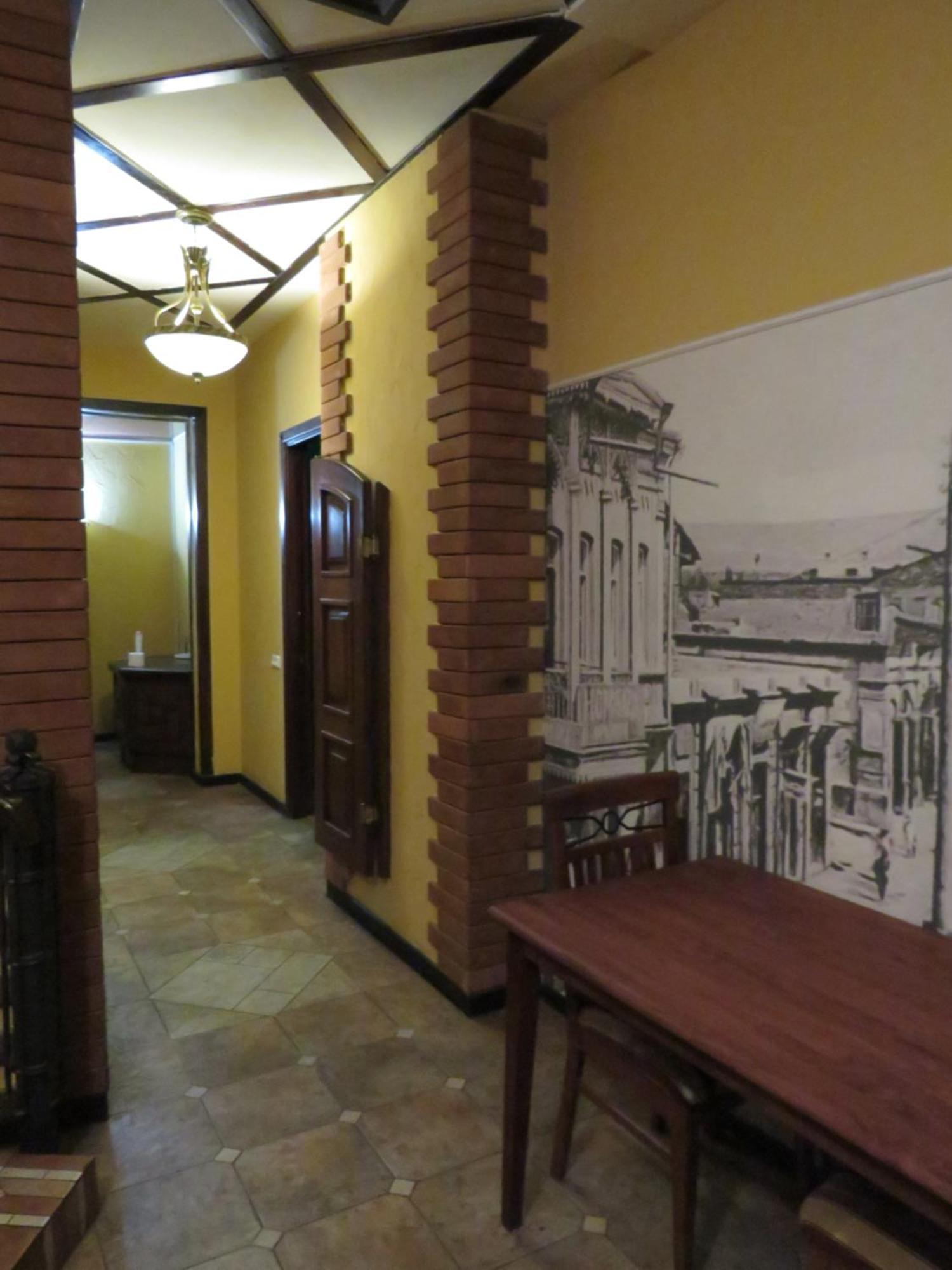 Hostel Jan In The Very Center Yerevan Ngoại thất bức ảnh