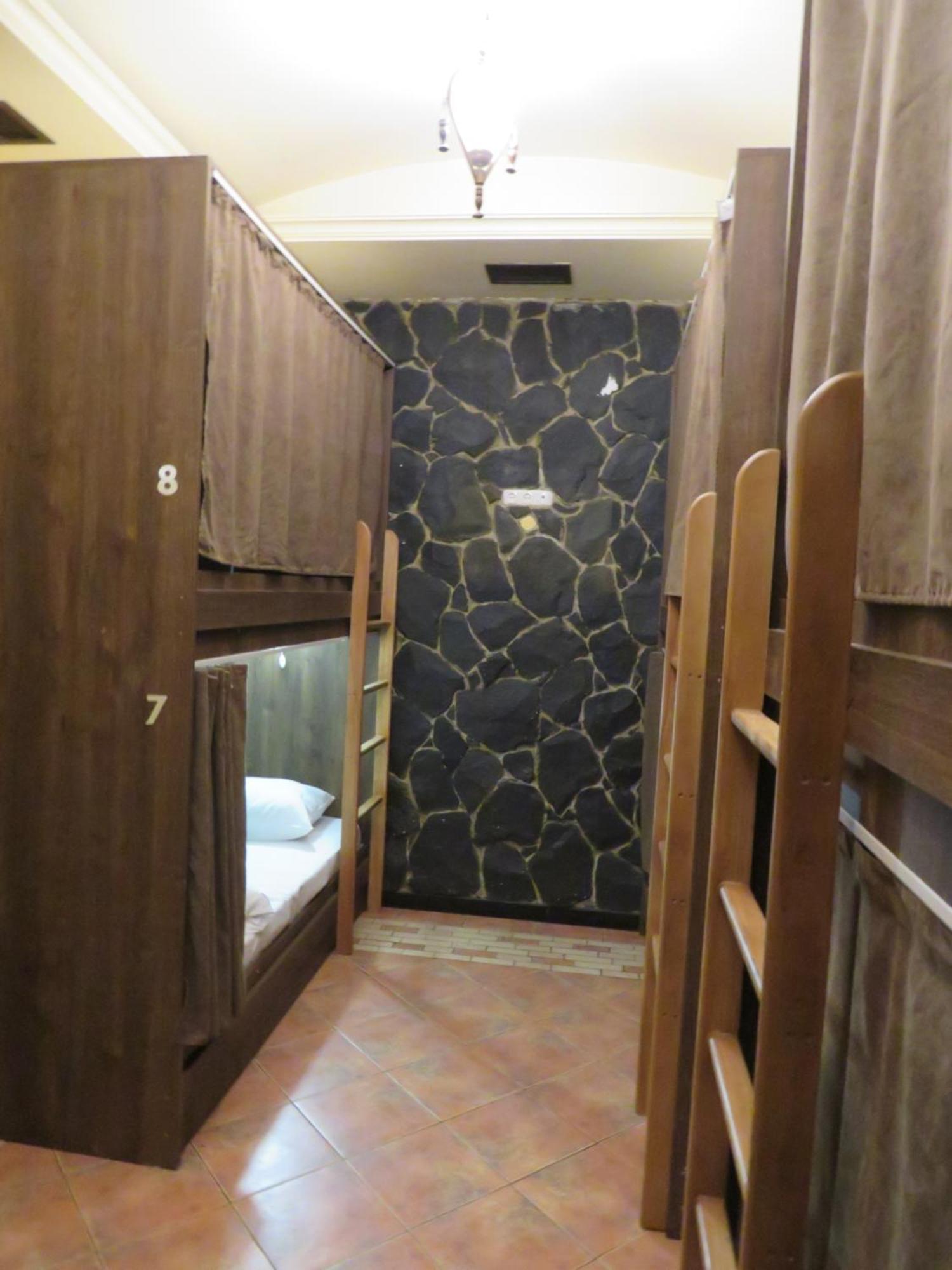 Hostel Jan In The Very Center Yerevan Ngoại thất bức ảnh